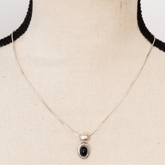 Vintage minimalist oval sterling silver pendant black onyx stone southwestern - Picture 11 of 15
